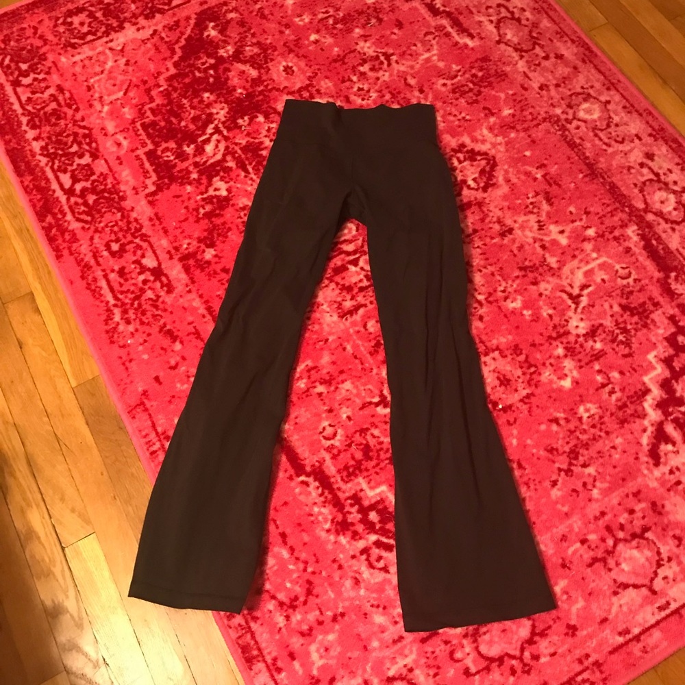 Lululemon black yoga pants